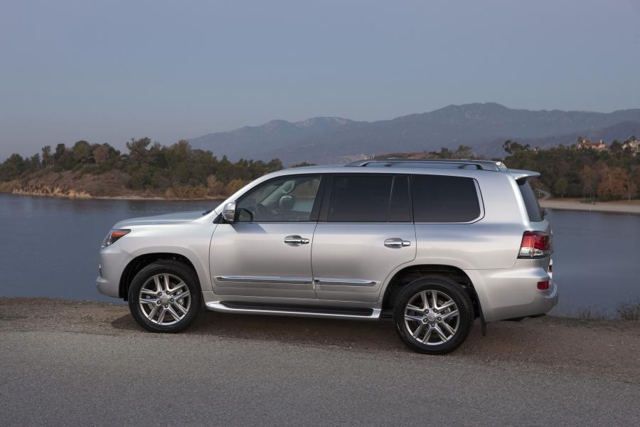  Lexus LX570 2012 года  (фото 35 из 53)
